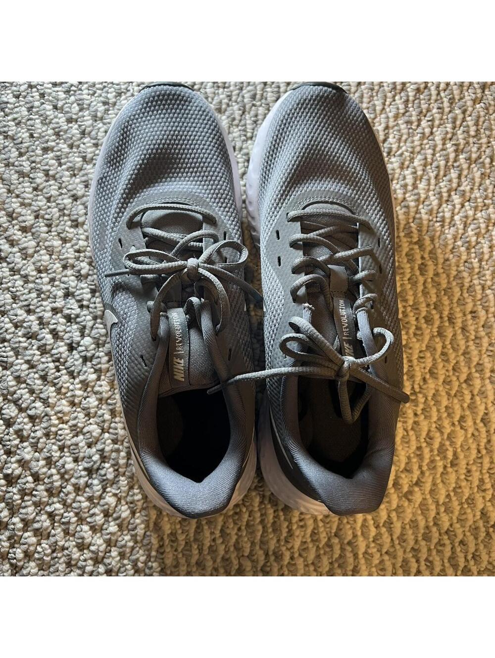 Nike Men's Grey and Blue Trainer